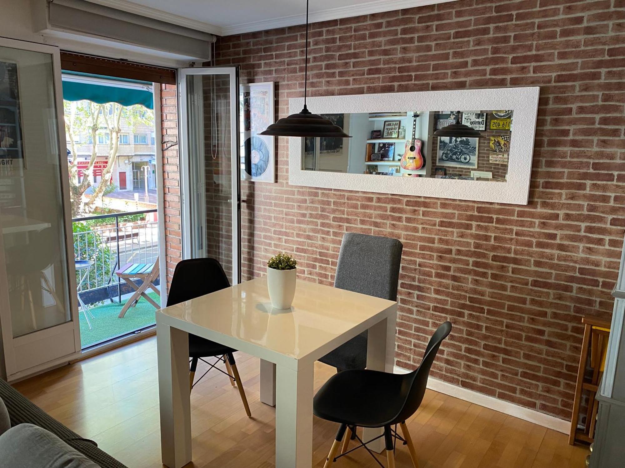 Apartamento Estilo Vintage Centrico Y Garage Incluido Logrono Exterior photo